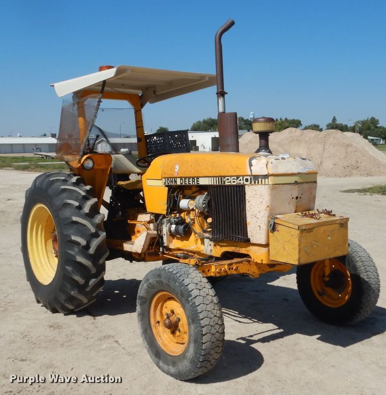 image for item FU9546 John Deere 2640 tractor