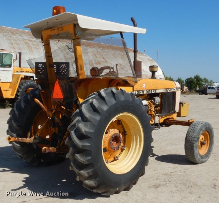 image for item FU9546 John Deere 2640 tractor