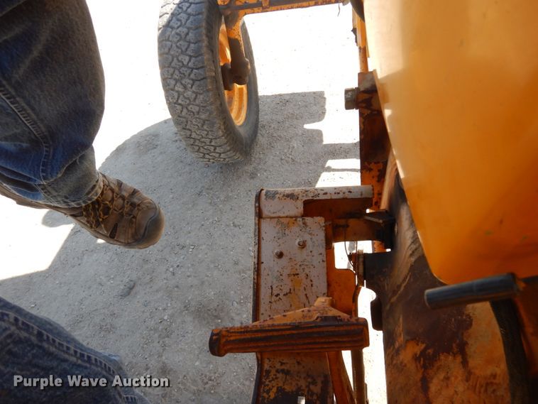 image for item FU9546 John Deere 2640 tractor