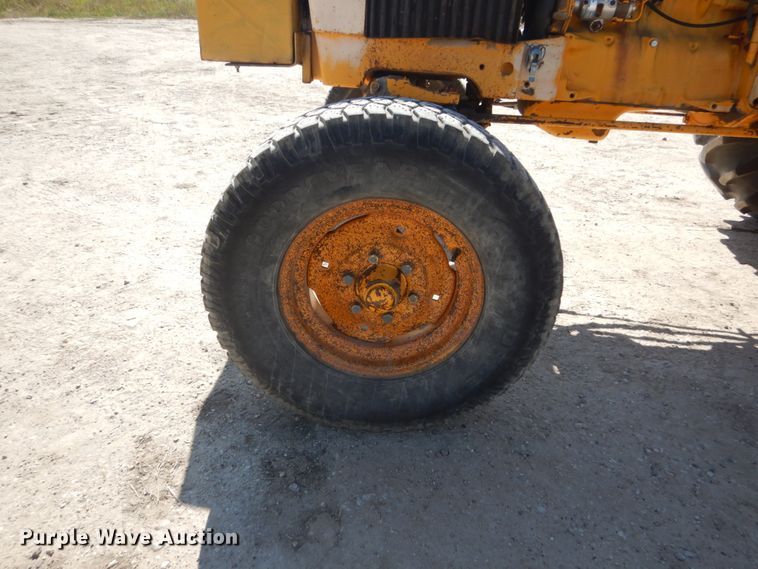 image for item FU9546 John Deere 2640 tractor