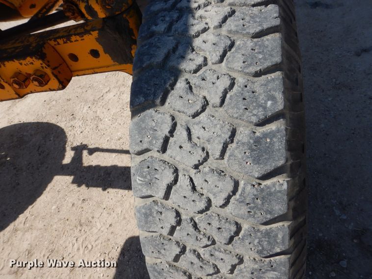 image for item FU9546 John Deere 2640 tractor