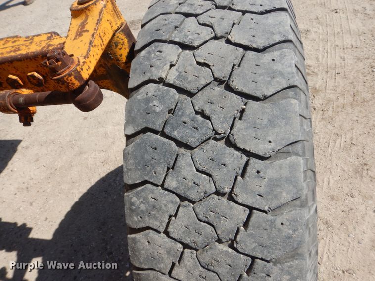 image for item FU9546 John Deere 2640 tractor