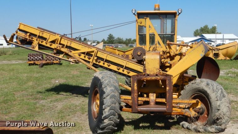 image for item FU9547 1972 Caterpillar 140 rigid frame motor grader