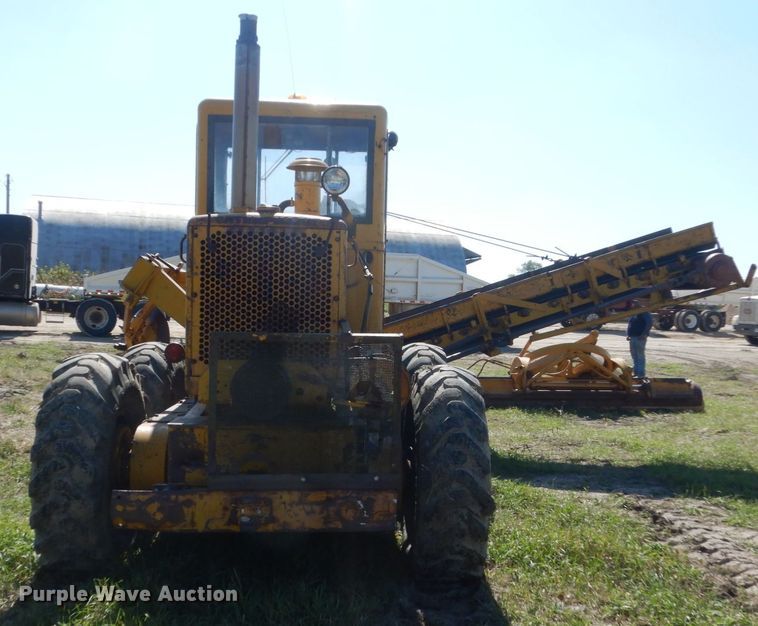 image for item FU9547 1972 Caterpillar 140 rigid frame motor grader