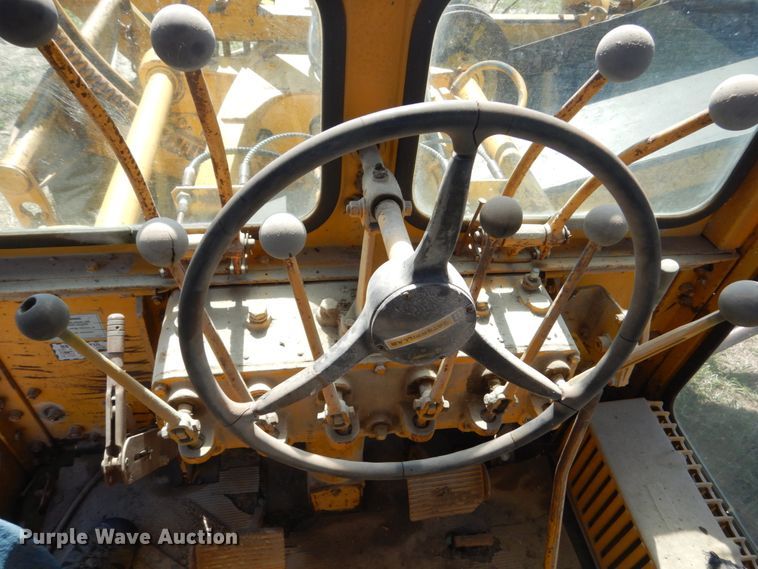 image for item FU9547 1972 Caterpillar 140 rigid frame motor grader