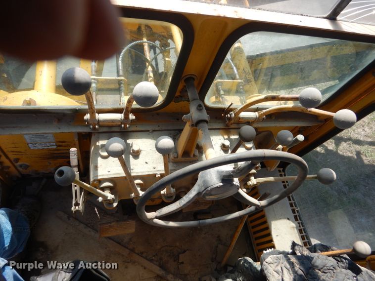 image for item FU9547 1972 Caterpillar 140 rigid frame motor grader