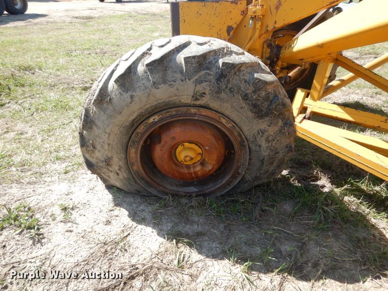 image for item FU9547 1972 Caterpillar 140 rigid frame motor grader