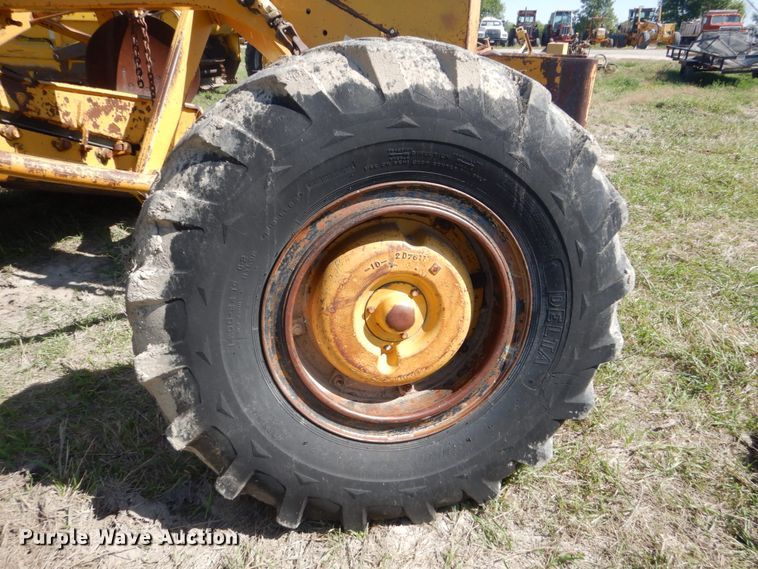 image for item FU9547 1972 Caterpillar 140 rigid frame motor grader