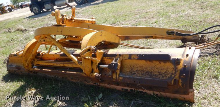 image for item FU9547 1972 Caterpillar 140 rigid frame motor grader