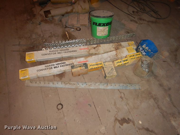 image for item FU9547 1972 Caterpillar 140 rigid frame motor grader