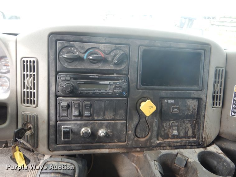 image for item FU9567 2010 International WorkStar 7400 dump truck