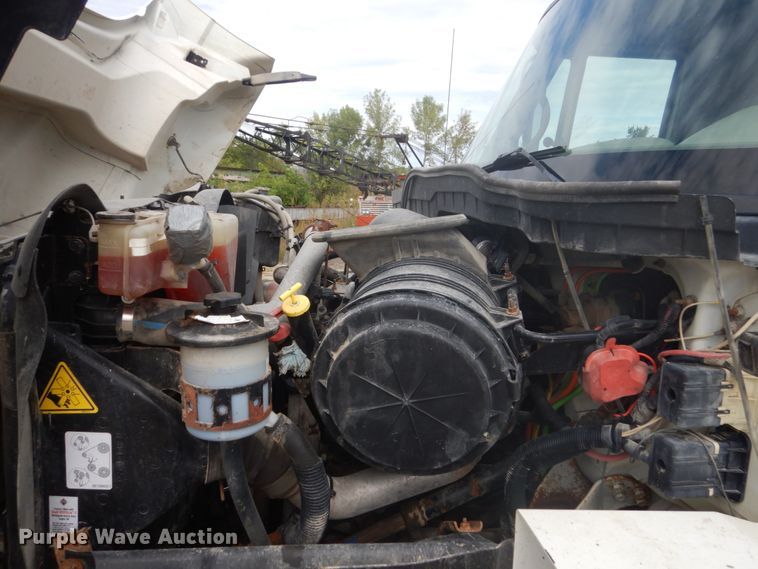 image for item FU9568 2009 International 7400 dump truck