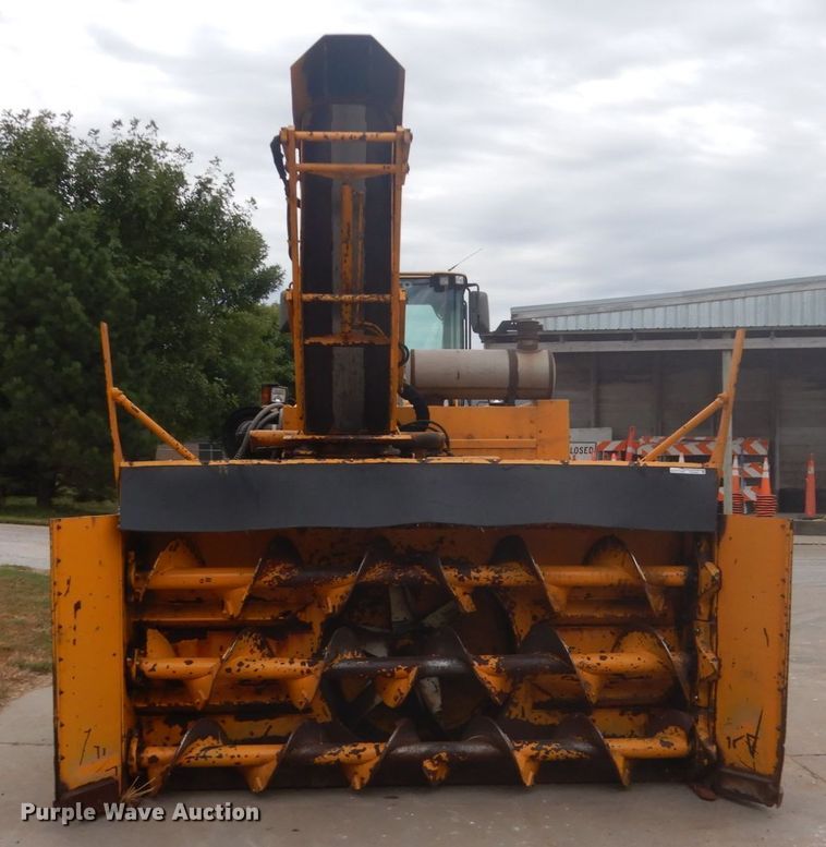 image for item FU9569 2002 Wausau MP3D snow blower