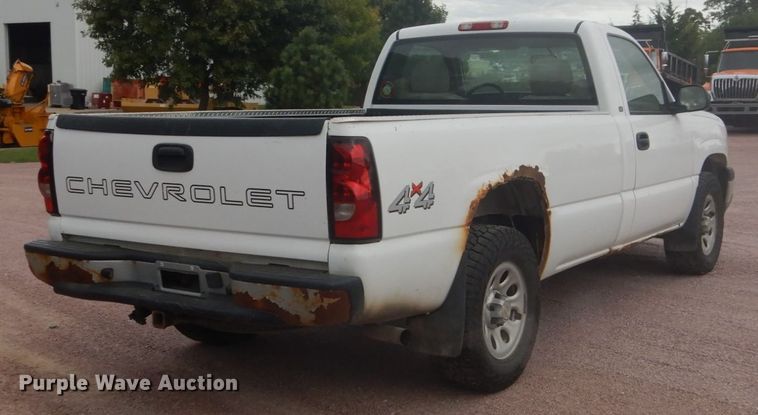 image for item FU9570 2005 Chevrolet Silverado 1500 pickup truck