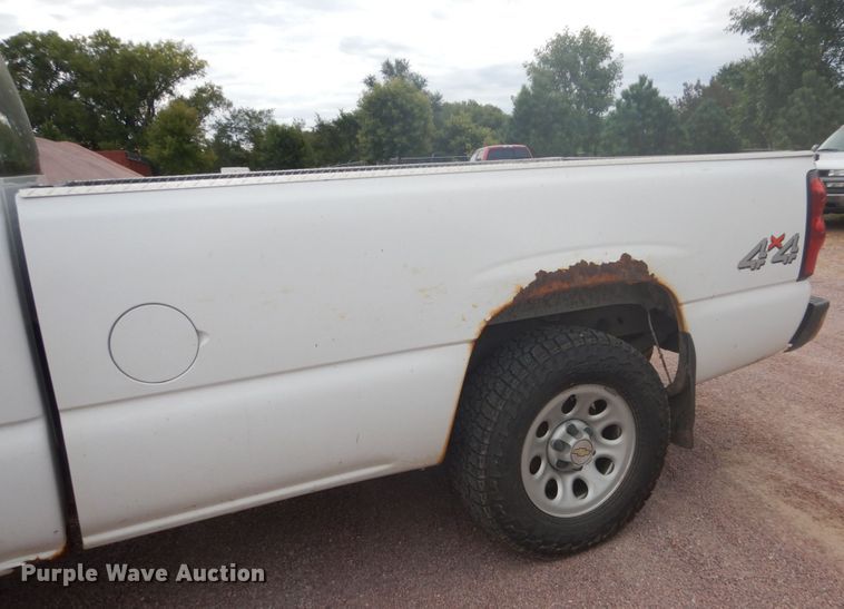 image for item FU9570 2005 Chevrolet Silverado 1500 pickup truck