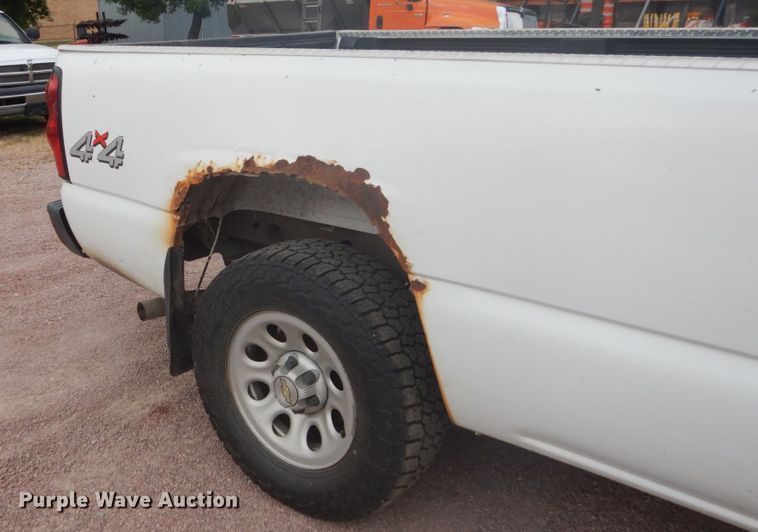 image for item FU9570 2005 Chevrolet Silverado 1500 pickup truck