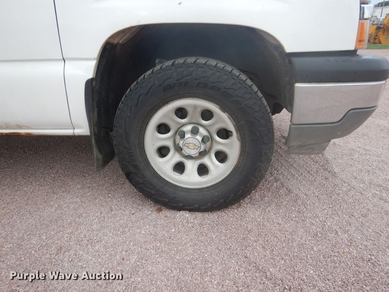 image for item FU9570 2005 Chevrolet Silverado 1500 pickup truck