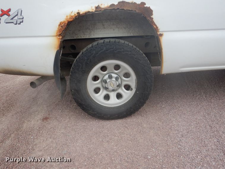 image for item FU9570 2005 Chevrolet Silverado 1500 pickup truck