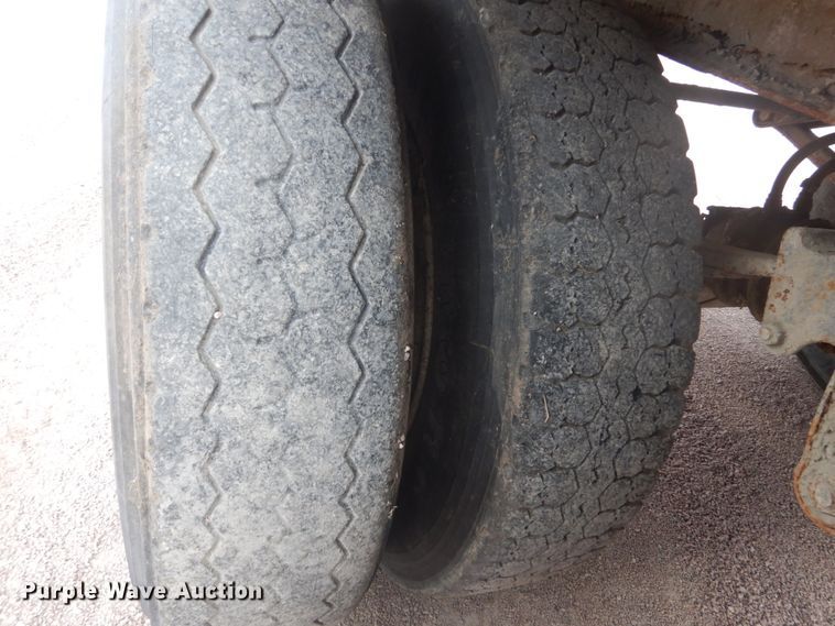 image for item FU9575 2005 Manac TSV48 live bottom trailer