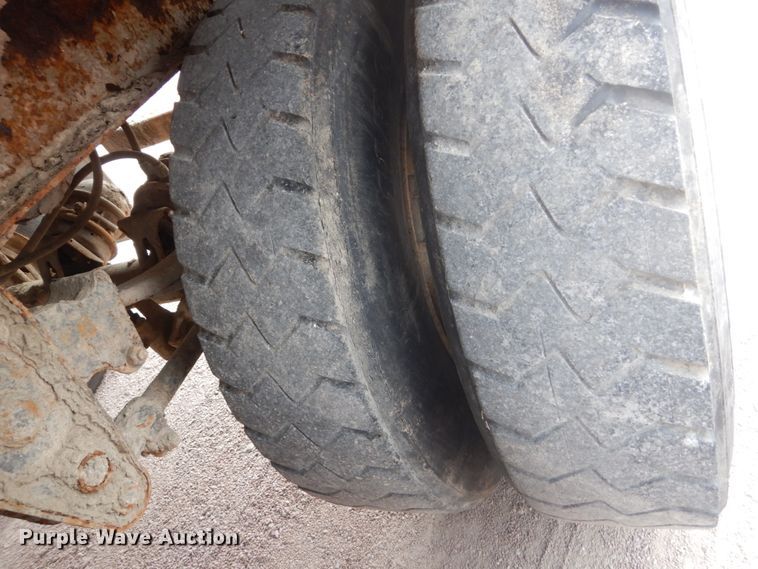 image for item FU9575 2005 Manac TSV48 live bottom trailer