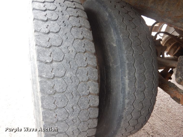 image for item FU9575 2005 Manac TSV48 live bottom trailer