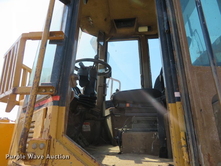 image for item FV9015 2002 Caterpillar 816F landfill compactor