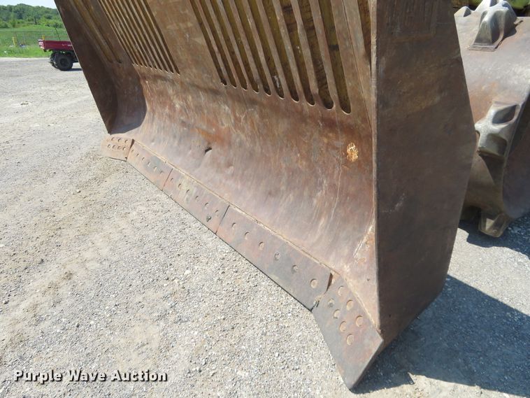 image for item FV9015 2002 Caterpillar 816F landfill compactor