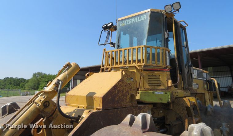 image for item FV9015 2002 Caterpillar 816F landfill compactor