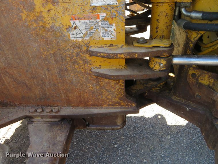 image for item FV9015 2002 Caterpillar 816F landfill compactor