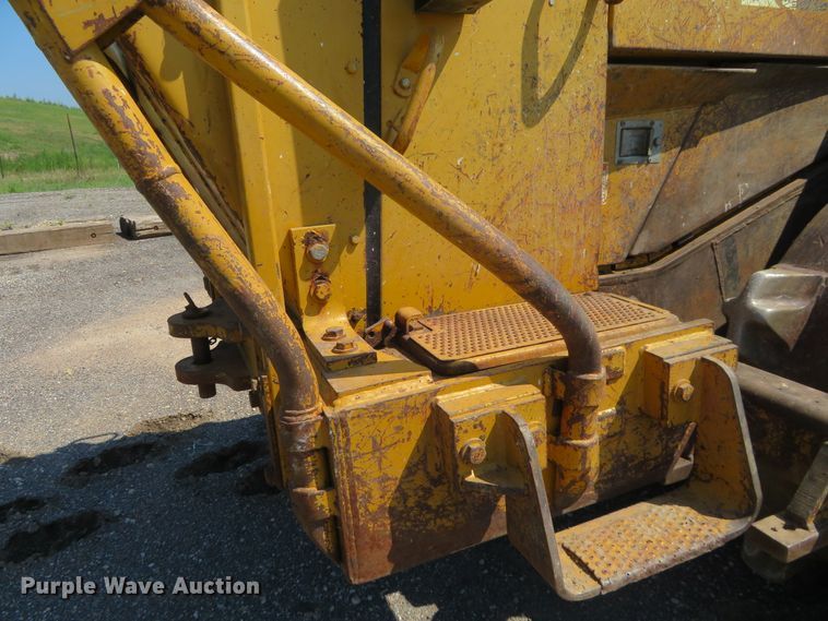 image for item FV9015 2002 Caterpillar 816F landfill compactor