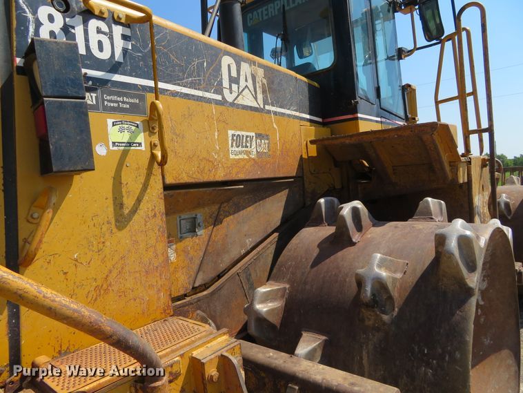 image for item FV9015 2002 Caterpillar 816F landfill compactor