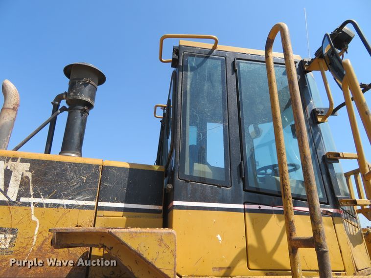 image for item FV9015 2002 Caterpillar 816F landfill compactor