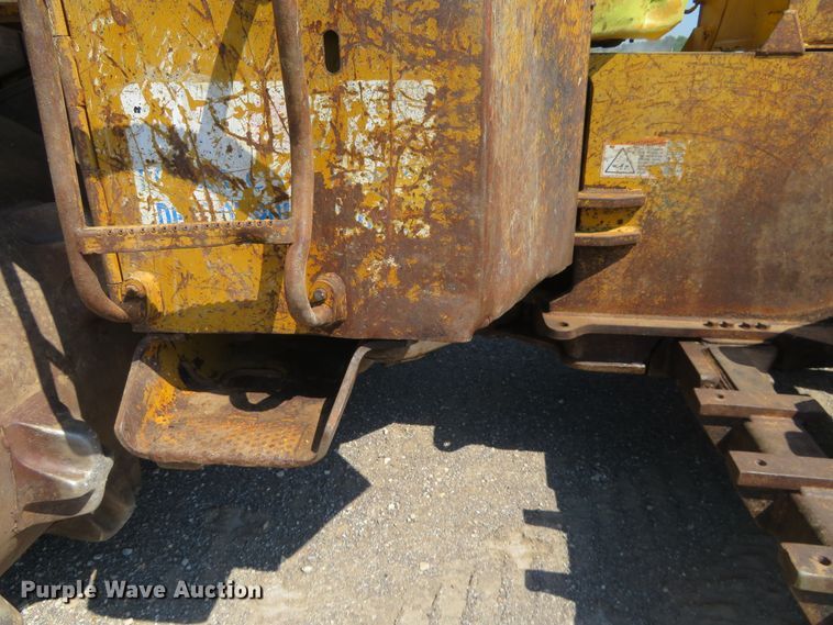 image for item FV9015 2002 Caterpillar 816F landfill compactor