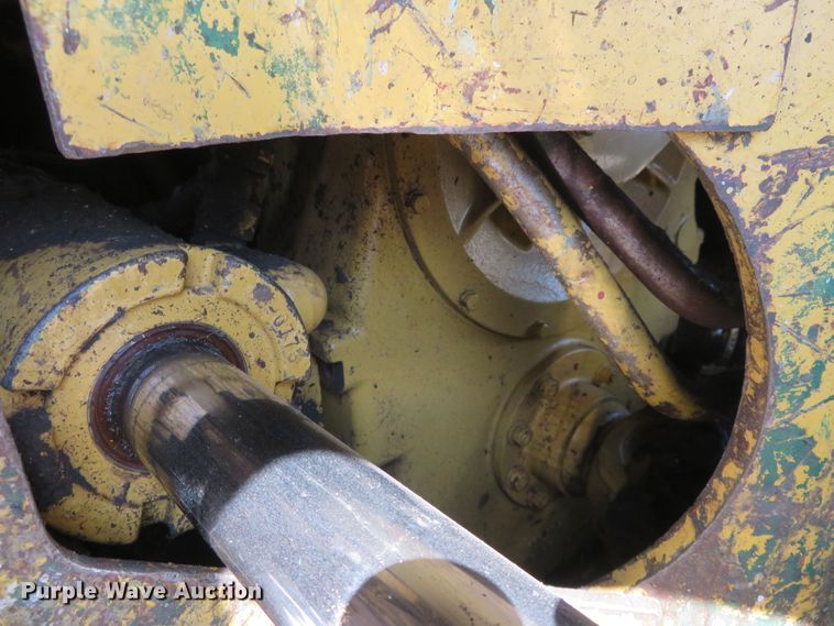 image for item FV9015 2002 Caterpillar 816F landfill compactor