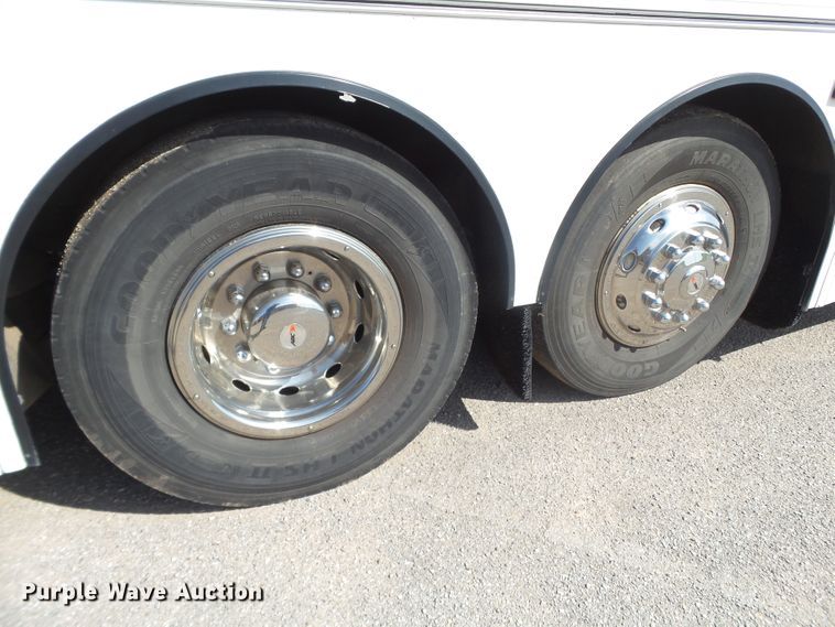 image for item GC9041 1998 Van Hool T940 coach bus