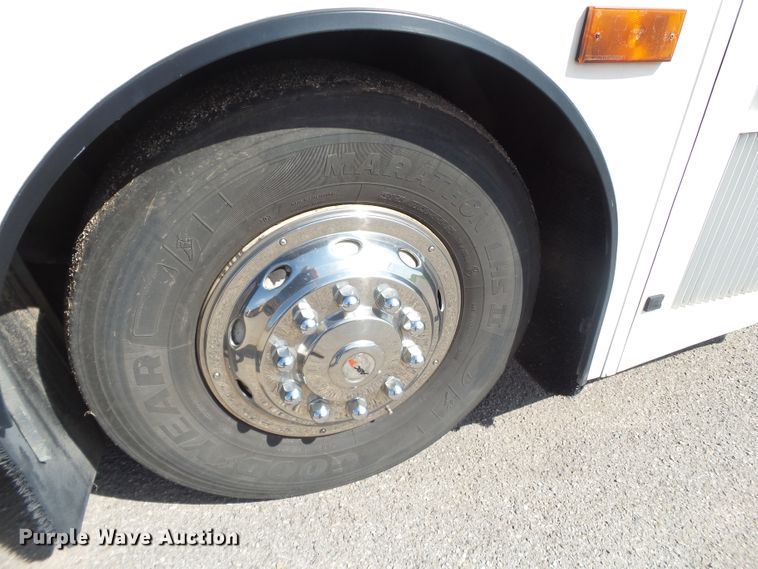 image for item GC9041 1998 Van Hool T940 coach bus