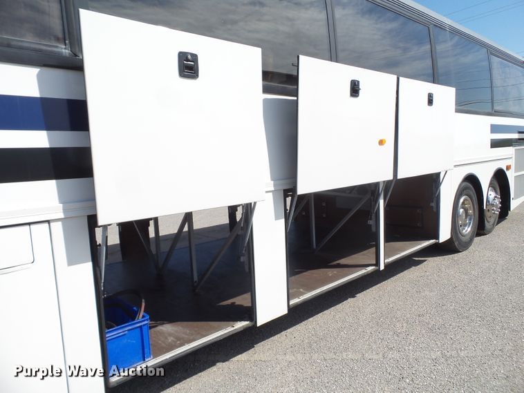 image for item GC9041 1998 Van Hool T940 coach bus