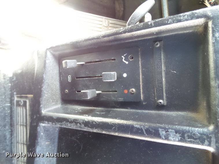 image for item GC9041 1998 Van Hool T940 coach bus