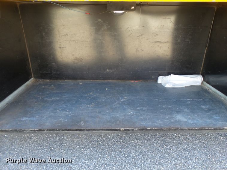 image for item GC9042 2005 Blue Bird All American FE school bus