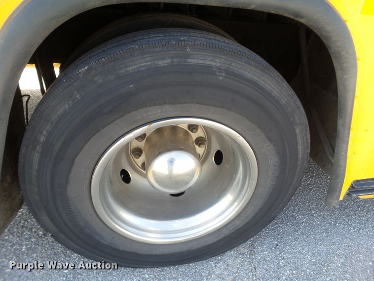 image for item GC9042 2005 Blue Bird All American FE school bus