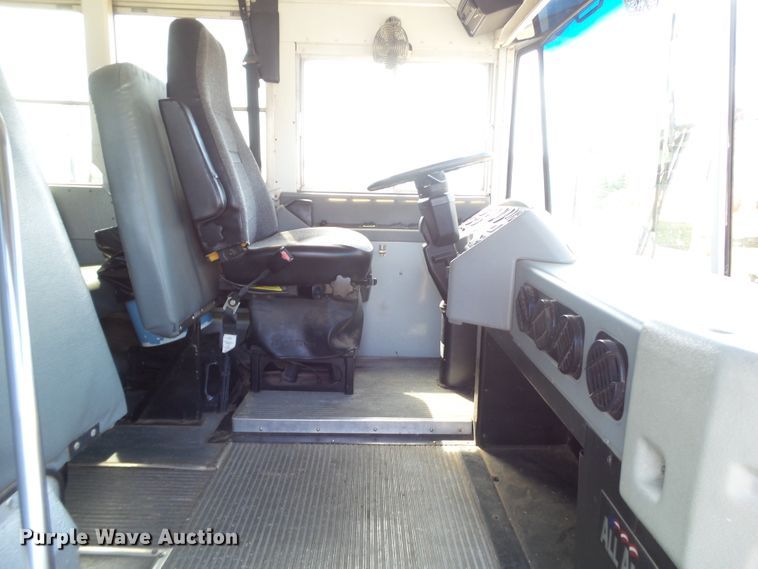 image for item GC9042 2005 Blue Bird All American FE school bus