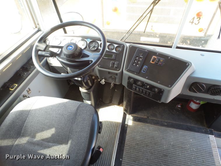 image for item GC9042 2005 Blue Bird All American FE school bus