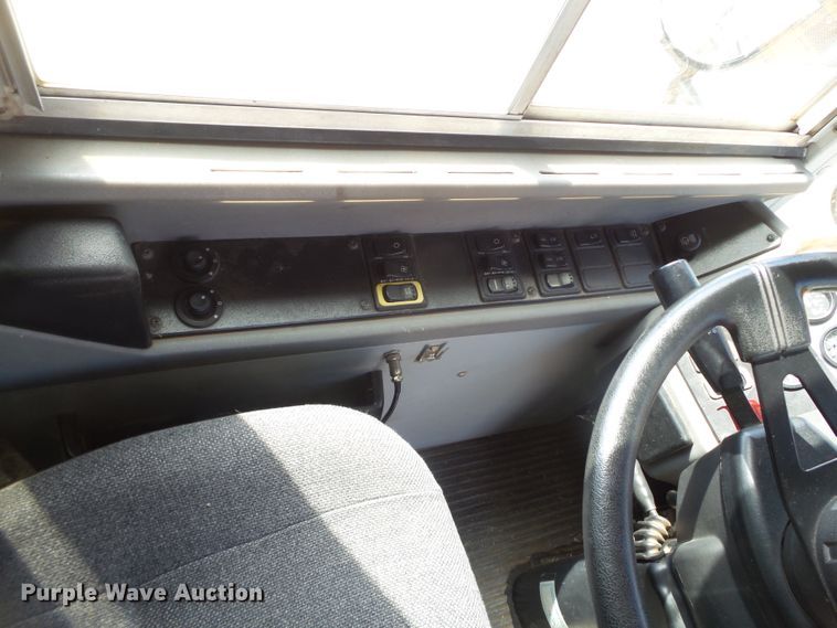 image for item GC9042 2005 Blue Bird All American FE school bus