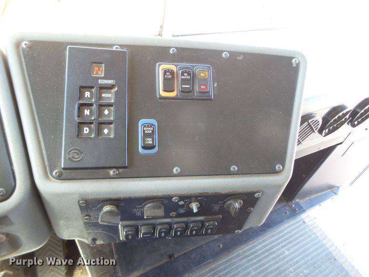 image for item GC9042 2005 Blue Bird All American FE school bus