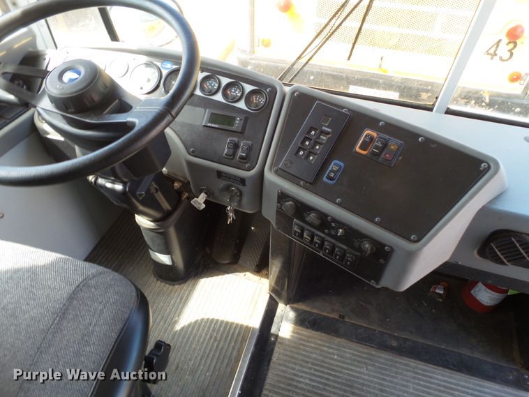 image for item GC9042 2005 Blue Bird All American FE school bus