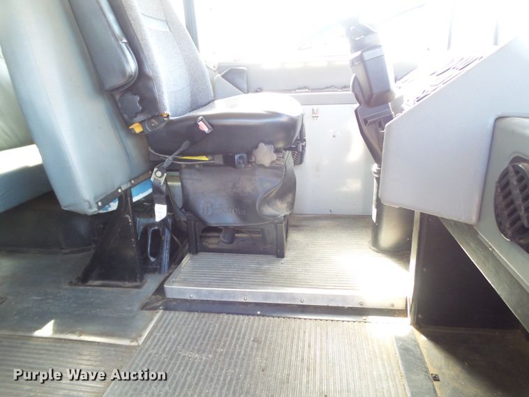 image for item GC9042 2005 Blue Bird All American FE school bus