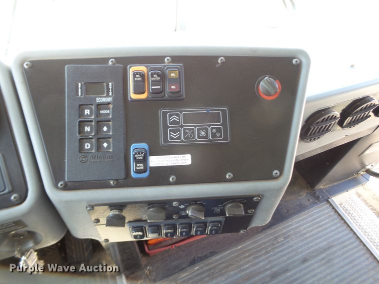 image for item GC9045 2009 Blue Bird All American FE school bus