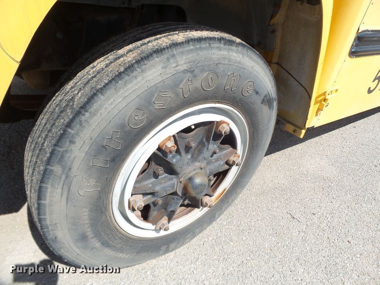 image for item GC9046 1995 Ford B800 school bus