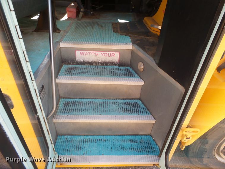 image for item GC9046 1995 Ford B800 school bus