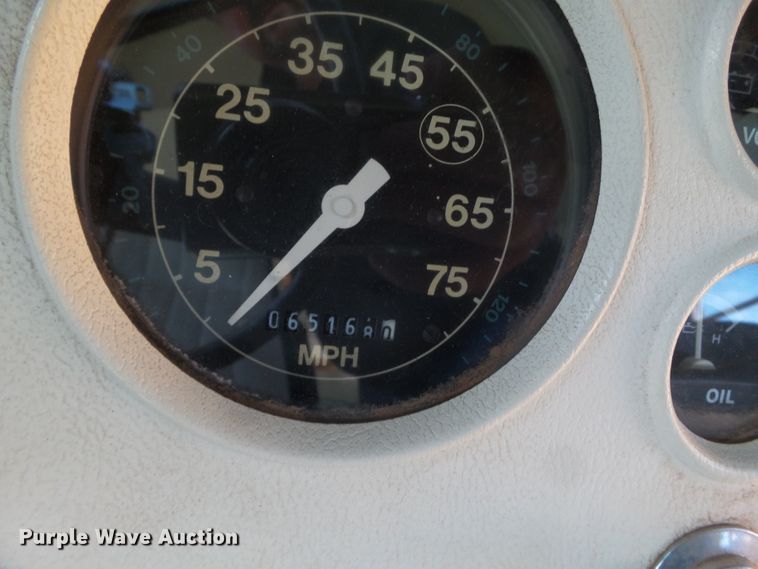 image for item GC9046 1995 Ford B800 school bus